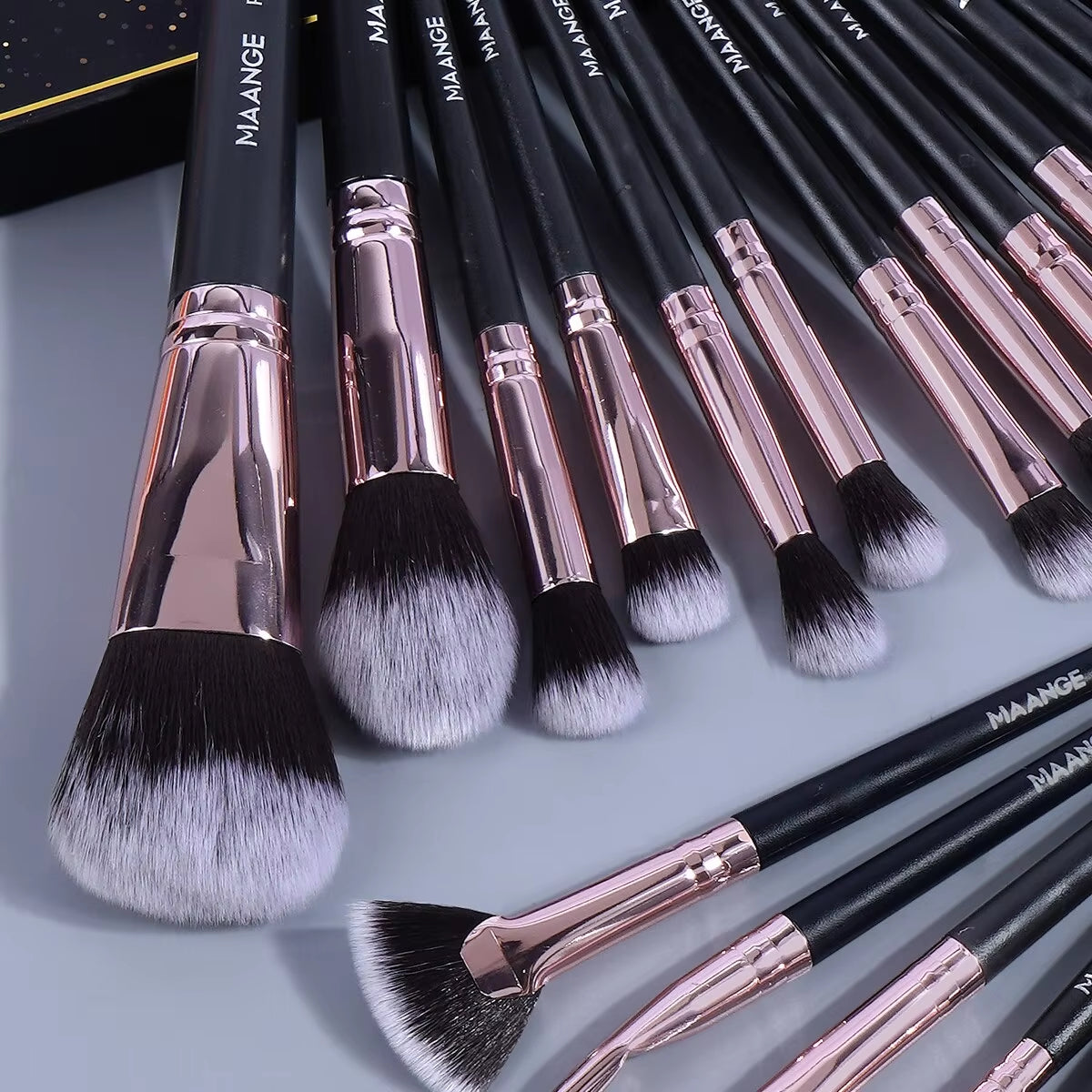 20Pcs Makeup Brushes with Box Professional Cosmetic Powder Eye Shadow Foundation Blush Blending Beauty Tool for Women